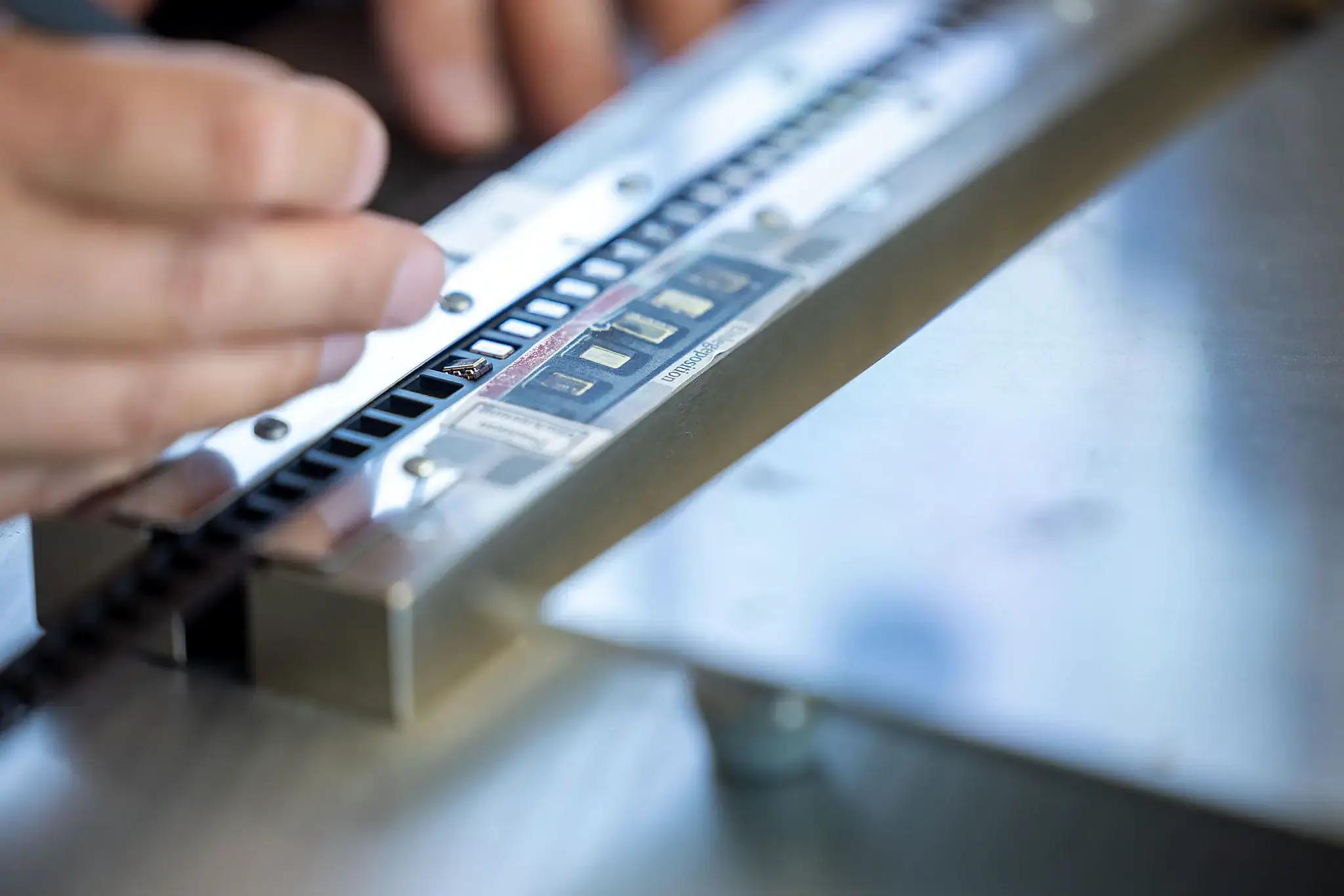 QuartzCom – Clear standards. Responsible sourcing. Reliable documentation.