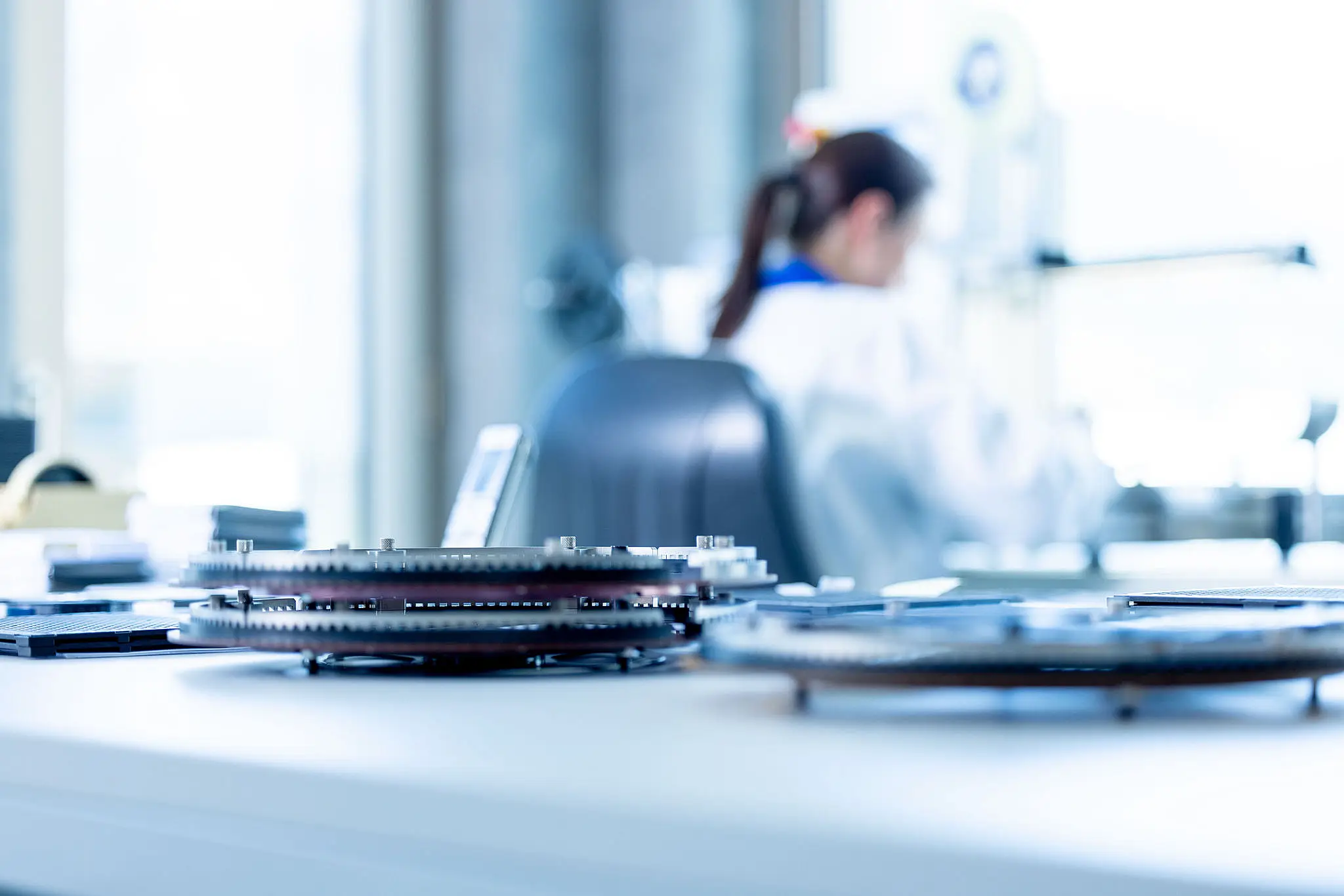 QuartzCom – Engineering expertise and testing services for precise, reliable frequency control